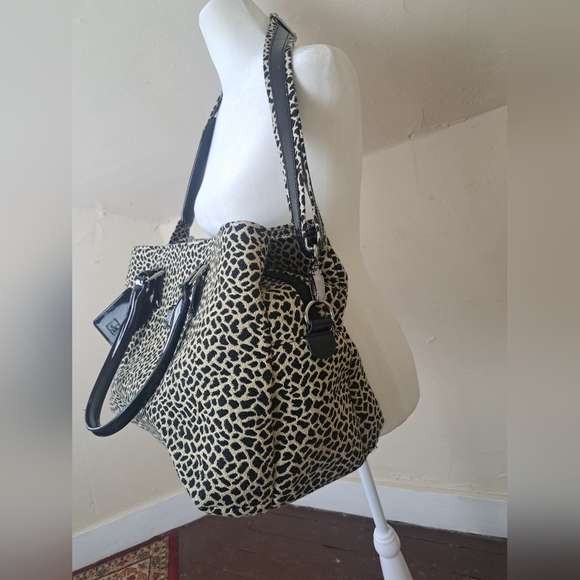 EUC DIANE VON FURSTENBERG Madagascar Collection Tiger Print Canvas XL Bag - Picture 3 of 16